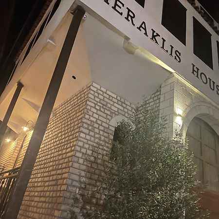 Heraklis Hotel Berat Exterior photo