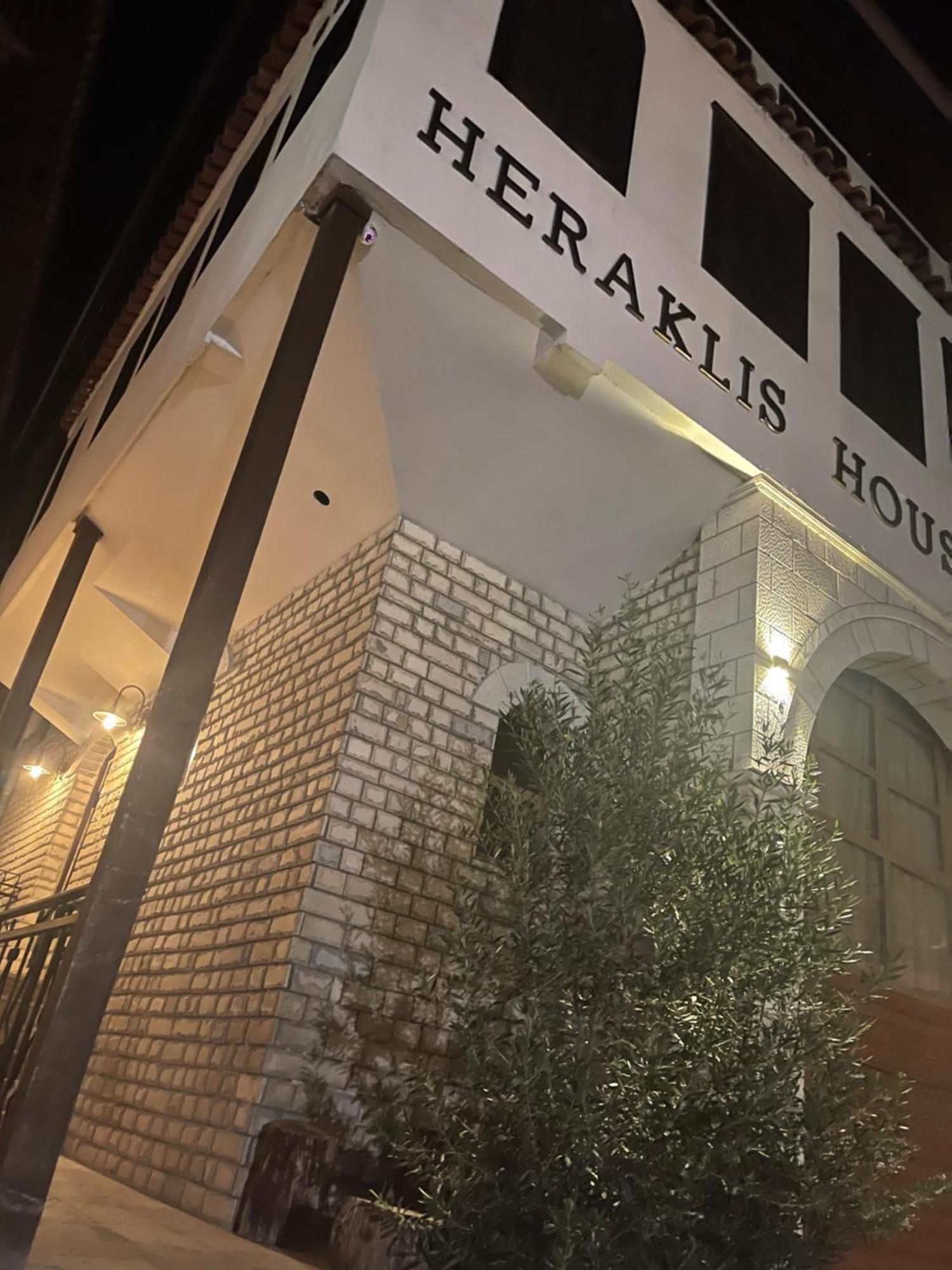 Heraklis Hotel Berat Exterior photo