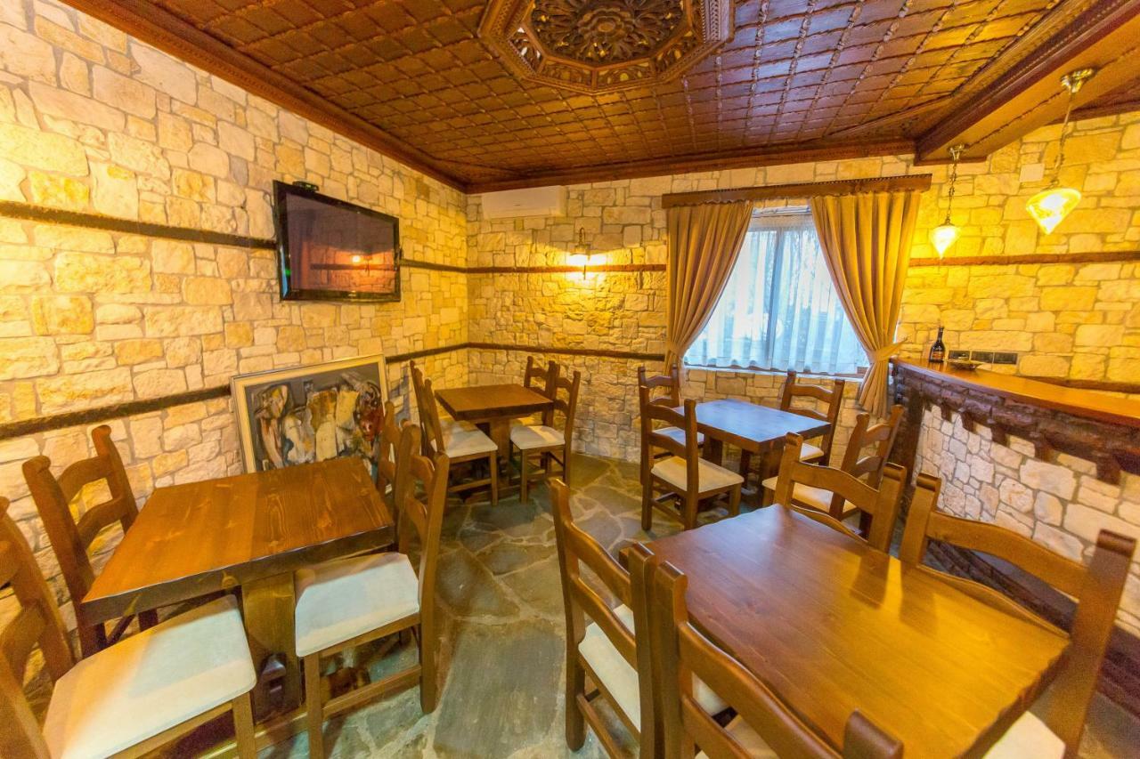 Heraklis Hotel Berat Exterior photo