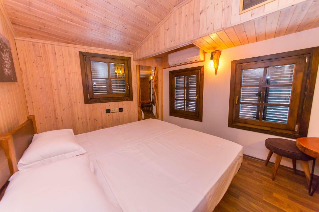 Heraklis Hotel Berat Exterior photo