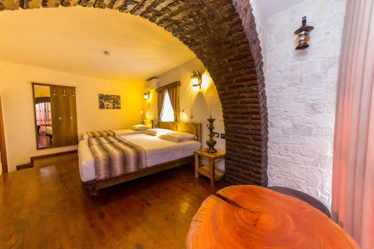Heraklis Hotel Berat Exterior photo
